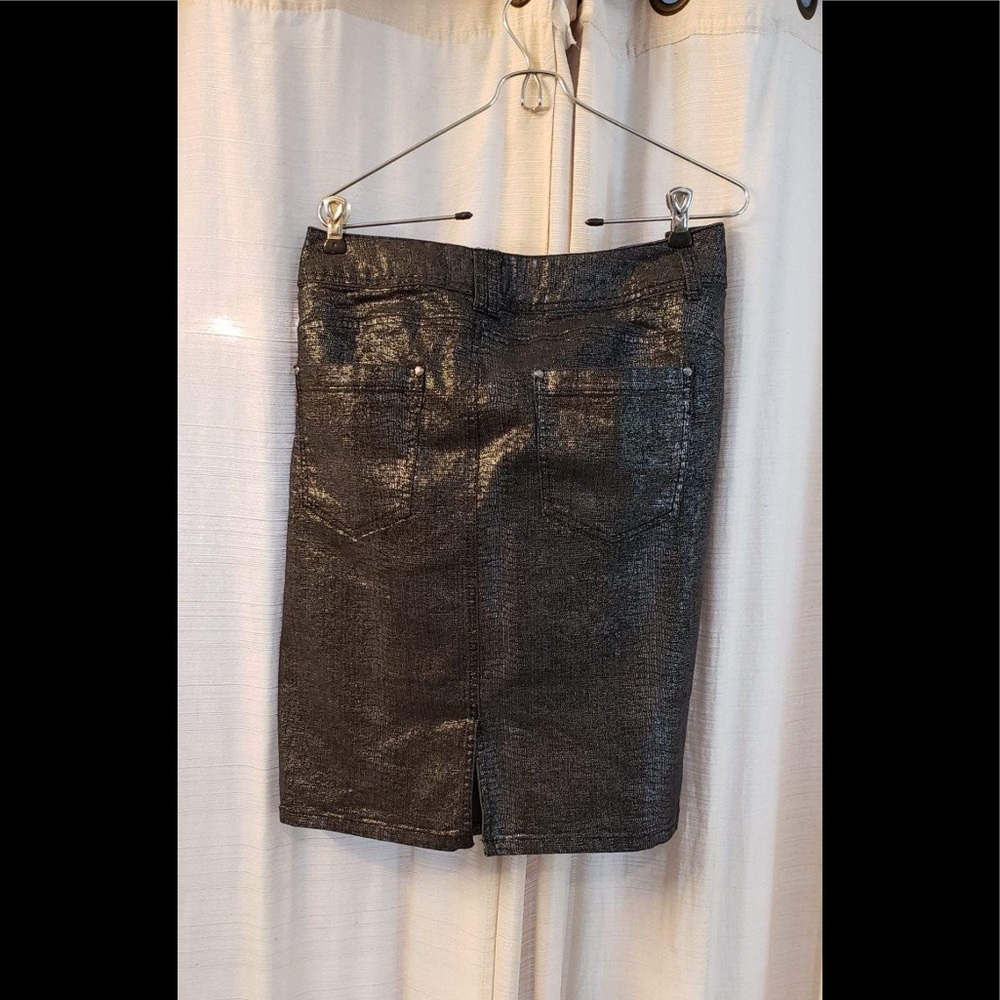 Knee length skirt